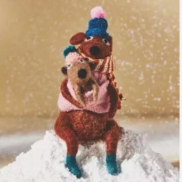 NWT Anthropologie Wild Bundled Up Wool Kangaroo Mom with Baby Christmas Ornament - Picture 1 of 3